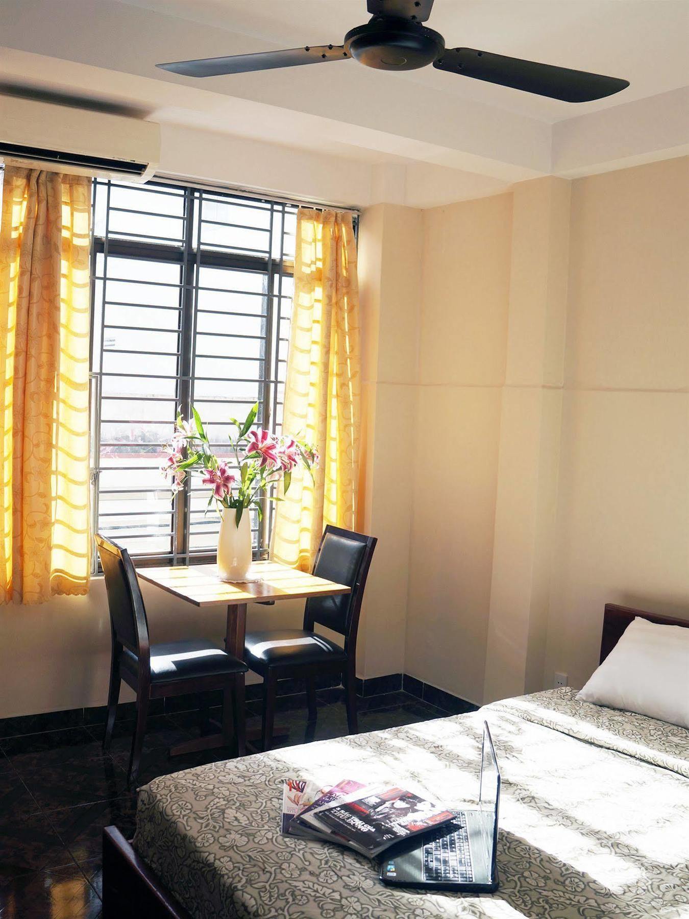 Yen's Hotel